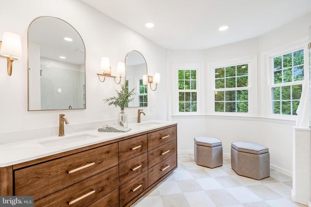 9404 RAVINA CT, Fairfax Station, VA 22039