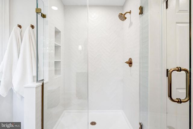 9404 RAVINA CT, Fairfax Station, VA 22039