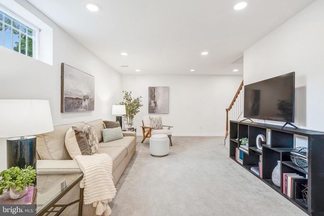9404 RAVINA CT, Fairfax Station, VA 22039