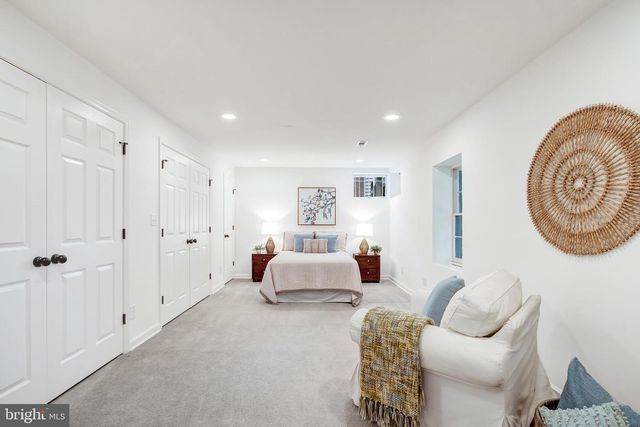 9404 RAVINA CT, Fairfax Station, VA 22039