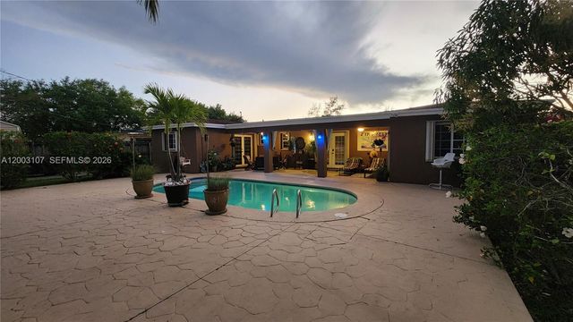 20301 SW 105th Ave, Cutler Bay, FL 33189