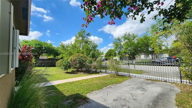 20301 SW 105th Ave, Cutler Bay, FL 33189