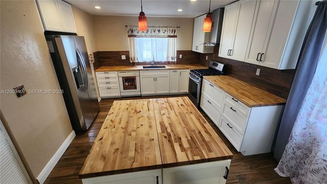 20301 SW 105th Ave, Cutler Bay, FL 33189