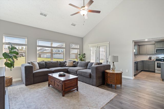 320 Longhorn Dr, Smyrna, TN 37167