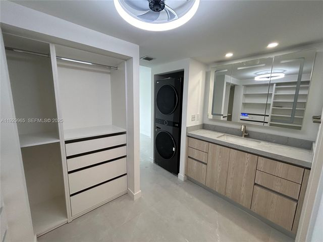 177 Ocean Lane Dr 715, Key Biscayne, FL 33149