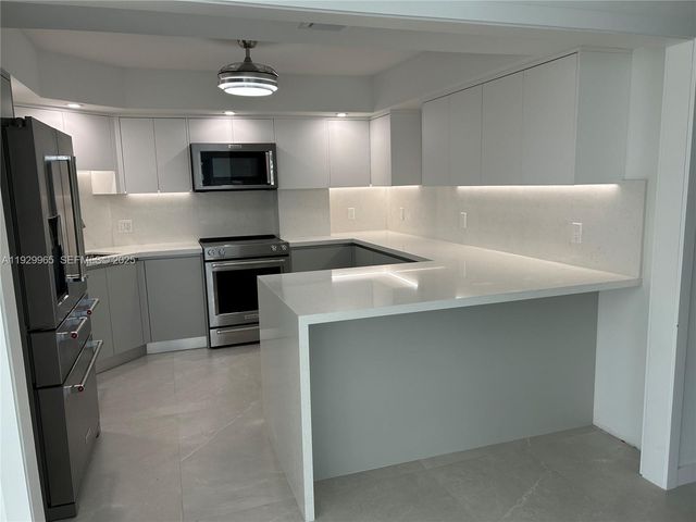 177 Ocean Lane Dr 715, Key Biscayne, FL 33149