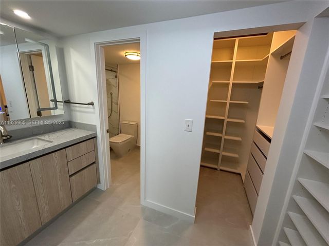 177 Ocean Lane Dr 715, Key Biscayne, FL 33149