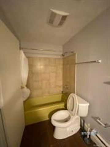 3 Amato Drive H, South Windsor, CT 06074