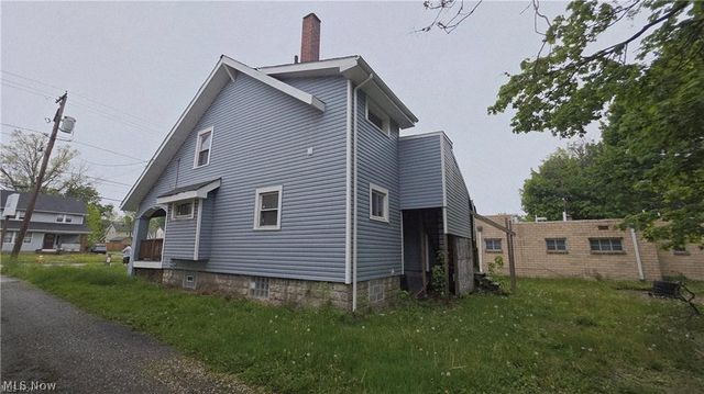 1934 E Midlothian Boulevard, Youngstown, OH 44502