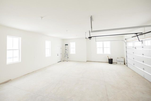 W274N6937 Pintail COURT, Lisbon, WI 53089