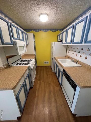 40524 Newport Drive, Plymouth, MI 48170