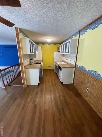 40524 Newport Drive, Plymouth, MI 48170