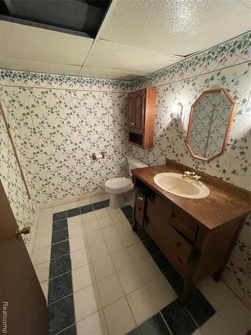 40524 Newport Drive, Plymouth, MI 48170