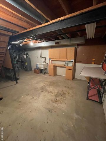 40524 Newport Drive, Plymouth, MI 48170