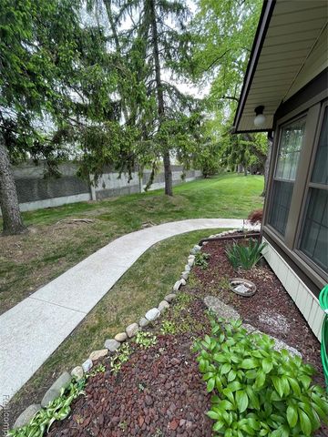 40524 Newport Drive, Plymouth, MI 48170