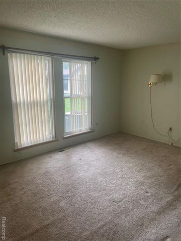 40524 Newport Drive, Plymouth, MI 48170