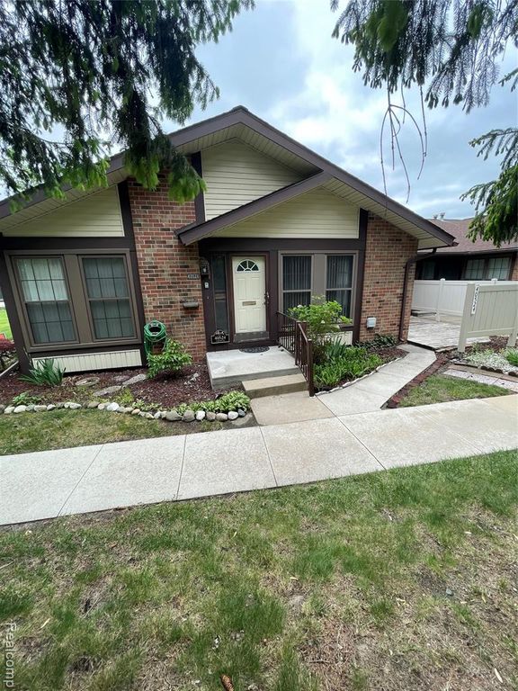 40524 Newport Drive, Plymouth, MI 48170