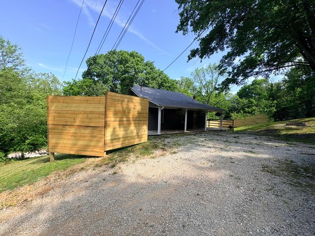 335 Hillside Street, Olive Hill, KY 41164