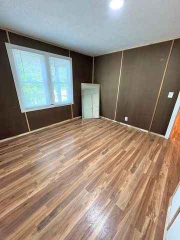 335 Hillside Street, Olive Hill, KY 41164