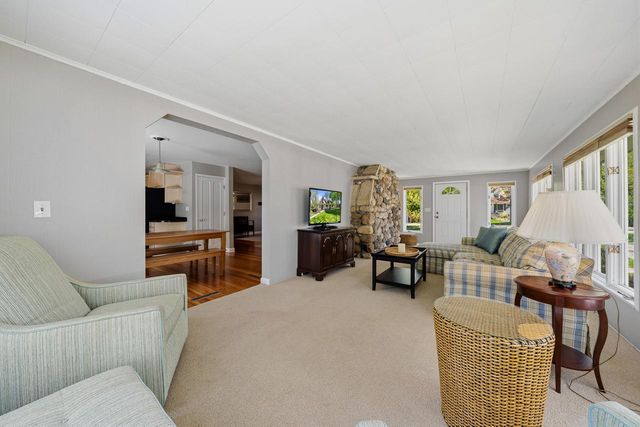 821 Van Slyke DRIVE, Fontana, WI 53125