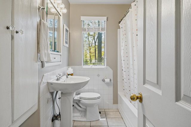 821 Van Slyke DRIVE, Fontana, WI 53125