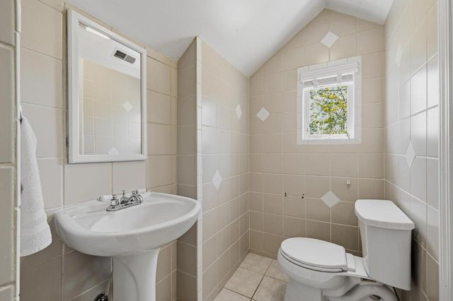821 Van Slyke DRIVE, Fontana, WI 53125