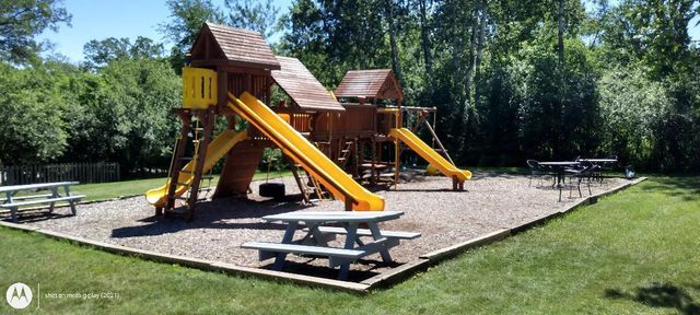 821 Van Slyke DRIVE, Fontana, WI 53125