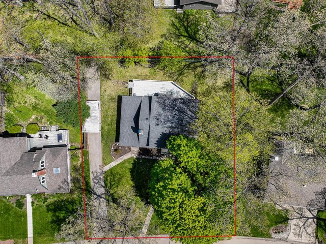 821 Van Slyke DRIVE, Fontana, WI 53125