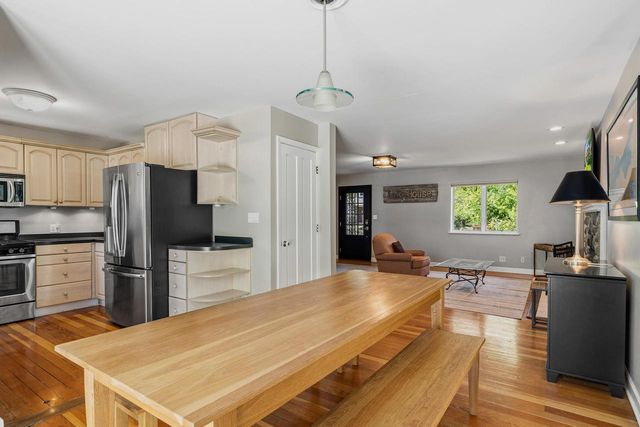 821 Van Slyke DRIVE, Fontana, WI 53125