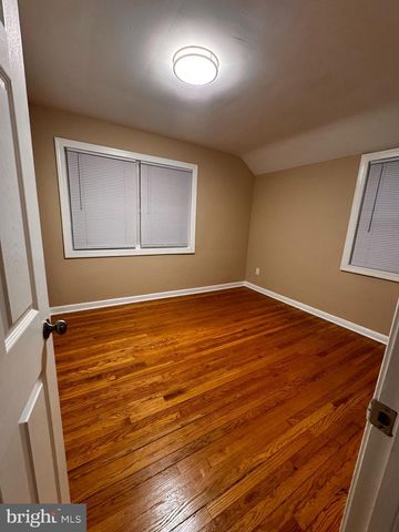 1711 NEWTON ST NE, Washington, DC 20018