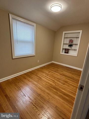 1711 NEWTON ST NE, Washington, DC 20018