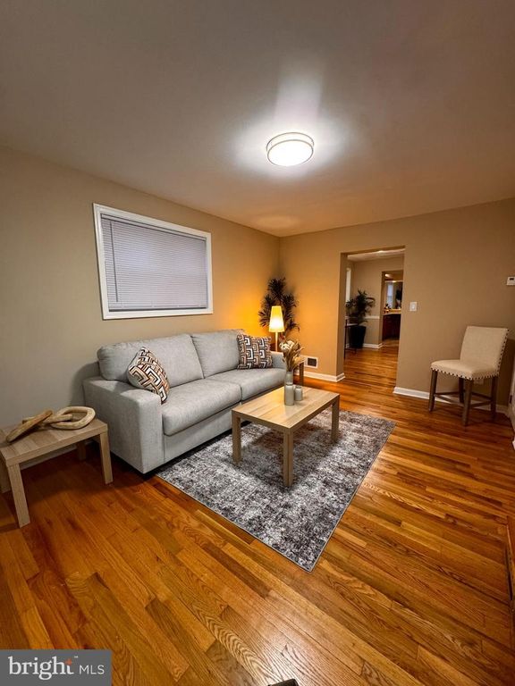 1711 NEWTON ST NE, Washington, DC 20018