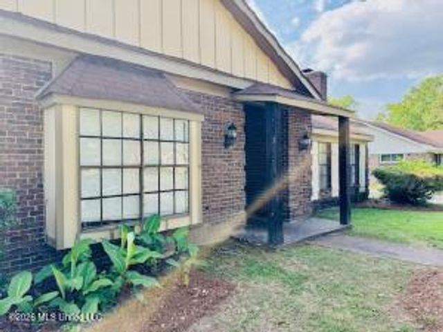 5055 Romany Drive, Jackson, MS 39211