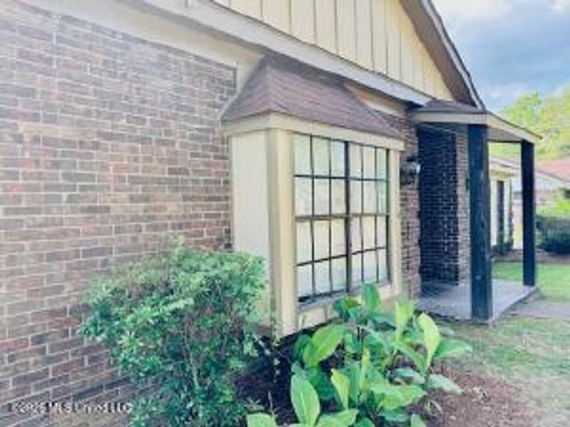 5055 Romany Drive, Jackson, MS 39211