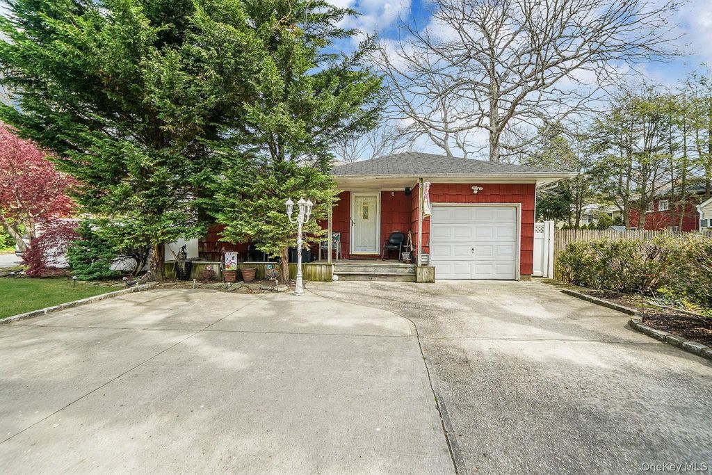 2771 Pond Road, Ronkonkoma, NY 11779