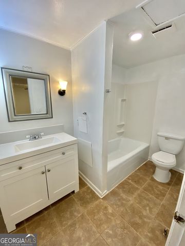 118 Glen Iris Drive, Monroe, GA 30655