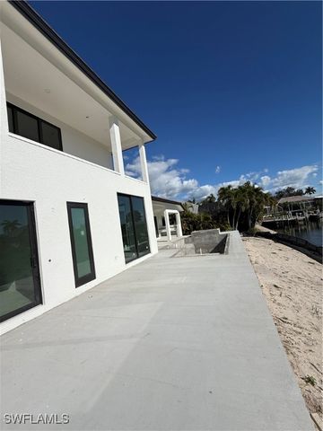 1075 Bonita CT, Marco Island, FL 34145