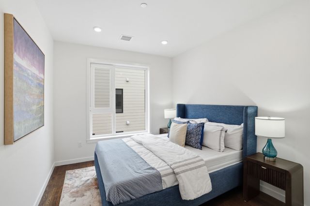 267 Old Colony 611, Boston, MA 02127