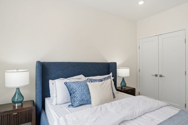 267 Old Colony 611, Boston, MA 02127