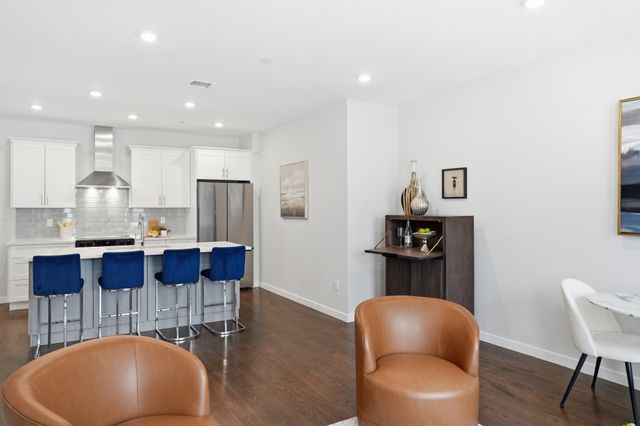 267 Old Colony 611, Boston, MA 02127