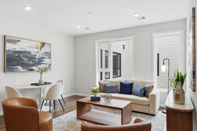 267 Old Colony 611, Boston, MA 02127