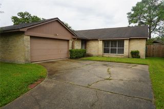 2790 Tallowood Drive, League City, TX 77573