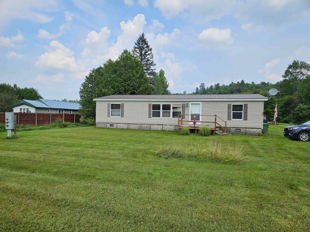 29 Anair Drive, Hardwick, VT 05843