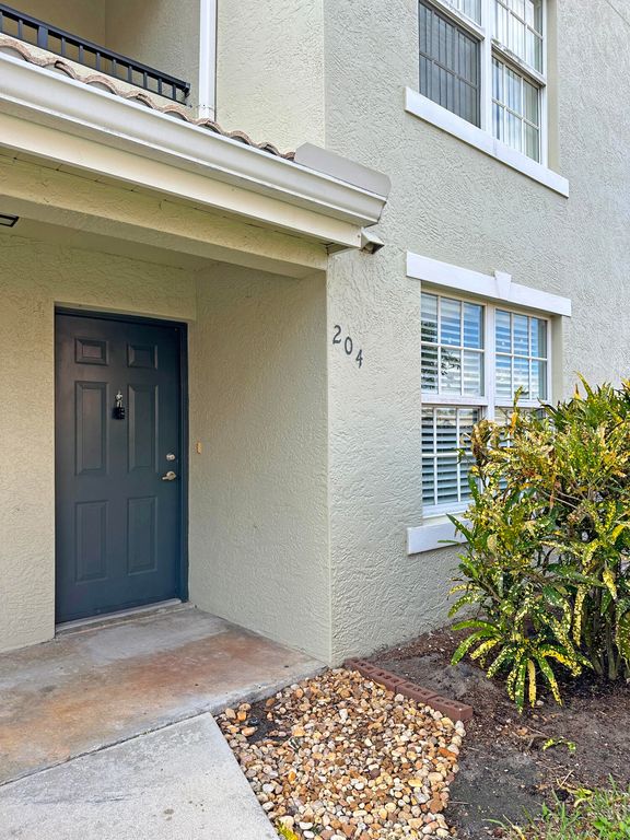 160 SW Peacock Blvd Apt 31-204 St, Port St Lucie, FL 34986
