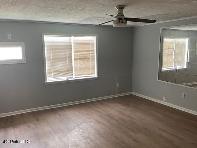 102 Brooklyn Drive, Natchez, MS 39120