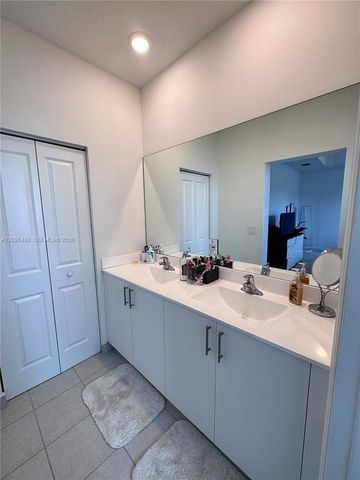 4664 NW 120th Way, Coral Springs, FL 33076