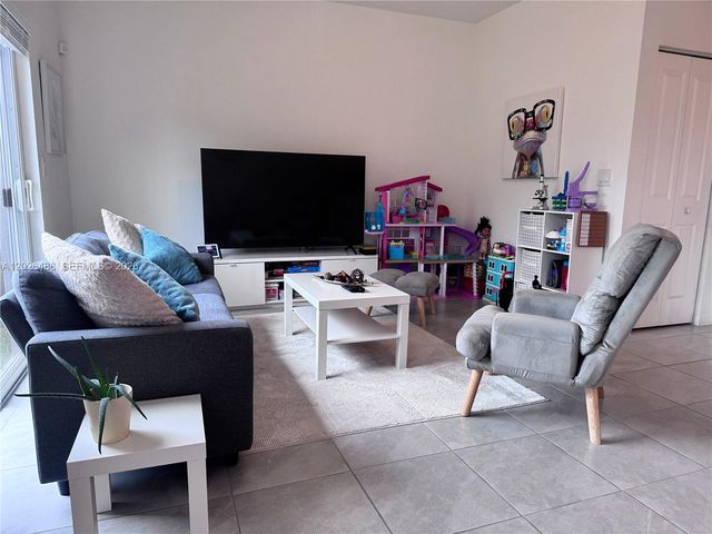 4664 NW 120th Way, Coral Springs, FL 33076