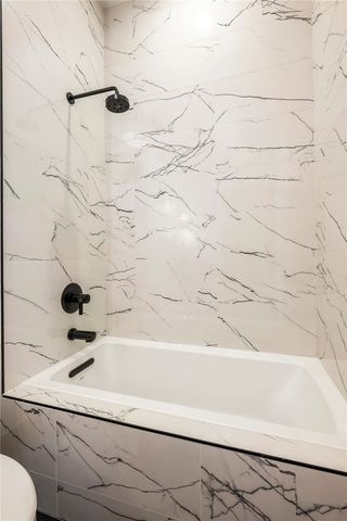 905 SE 4th Street 112, Bentonville, AR 72712