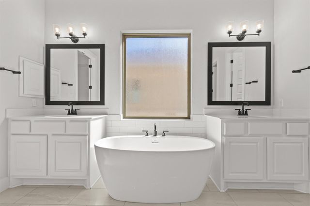 19520 Diversion CIR, Lago Vista, TX 78645