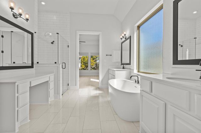 19520 Diversion CIR, Lago Vista, TX 78645